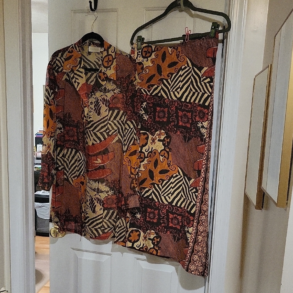 Colorful Patterned Two-Piece Set - Picture 3 of 16